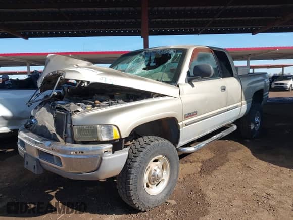2002 Dodge 2500 с VIN 3B7KF23682M230484, выставлен на аукционе IAAI как лот 41851949 с пробегом 134 207 миль миль и . История ставок и продаж доступна на DreamBid. Изображение 2.