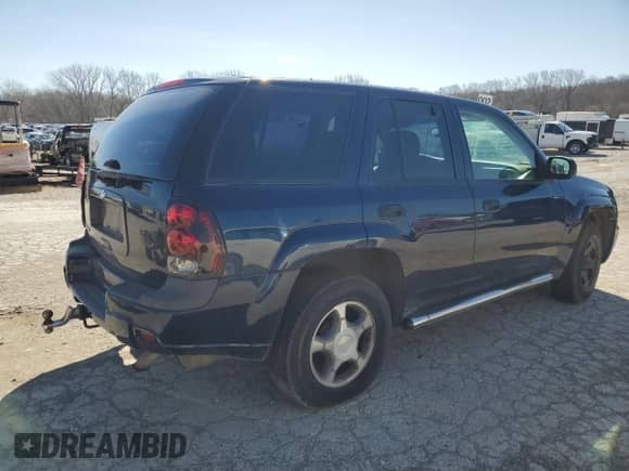 2007 Chevrolet TrailBlazer LS z VIN 1GNDS13S772200233, wystawiony jako Copart lot #49330895 z przebiegiem 183 963 mil mil oraz Czysty tytuł • Clean title. Historia ofert i sprzedaży dostępna na DreamBid. Obrazek 3.