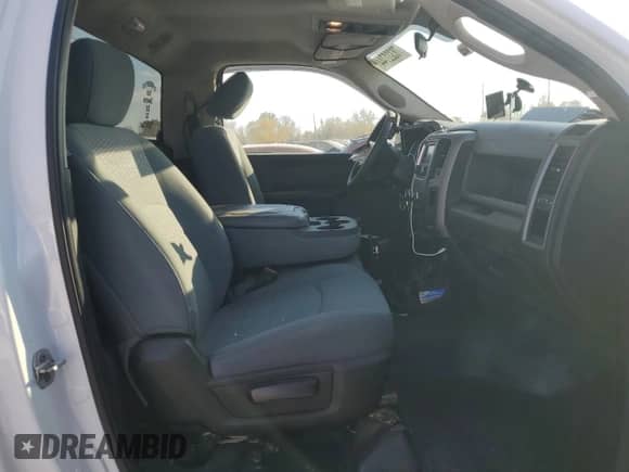 2019 Ram 1500 Tradesman z VIN 3C6JR7AG3KG680447, wystawiony jako Copart lot #78322744 z przebiegiem 117 772 mil mil oraz Szkoda całkowita • Salvage title. Historia ofert i sprzedaży dostępna na DreamBid. Obrazek 10.