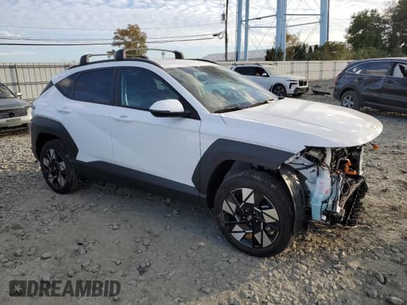 2024 Hyundai Kona SEL with VIN KM8HCCAB3RU175906, listed as a Copart auction lot 74337704 with 505 mi miles and Salvage title. Bid and sale history available at DreamBid. Image 4.