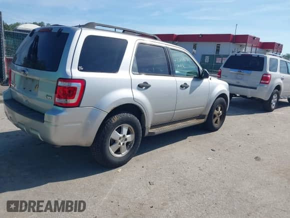 2011 Ford Escape XLT с VIN 1FMCU9DG2BKC35368, выставлен на аукционе IAAI как лот 43361807 с пробегом 157 149 миль миль и . История ставок и продаж доступна на DreamBid. Изображение 4.