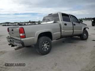 2003 Chevrolet Silverado 1500HD LS with VIN 1GCGC13U33F239621, listed as a Copart auction lot 71950024 with Not provided miles and Salvage title. Bid and sale history available at DreamBid. Image 3.