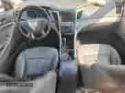 2012 Hyundai Sonata Hybrid z VIN KMHEC4A47CA040866, wystawiony jako Copart lot #80589485 z przebiegiem 168 015 mil mil oraz Szkoda całkowita • Salvage title. Historia ofert i sprzedaży dostępna na DreamBid. Obrazek 8.