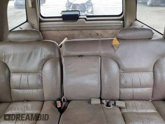 1998 Chevrolet Tahoe с VIN 1GNEC13RXWJ308283, выставлен на аукционе Copart как лот 67508625 с пробегом 332 937 миль миль и Чистый • Clean title. История ставок и продаж доступна на DreamBid. Изображение 10.
