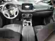 2023 Chevrolet Blazer LT z VIN 3GNKBCR41PS194557, wystawiony jako Copart lot #66640085 z przebiegiem 66 420 mil mil oraz Czysty tytuł • Clean title. Historia ofert i sprzedaży dostępna na DreamBid. Obrazek 8.