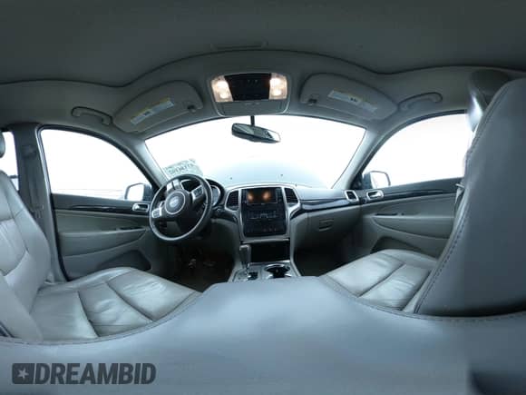 2012 Jeep Grand Cherokee Laredo z VIN 1C4RJFAG0CC293775, wystawiony jako IAAI lot #43186102 z przebiegiem 174 699 mil mil oraz . Historia ofert i sprzedaży dostępna na DreamBid. Obrazek 18.