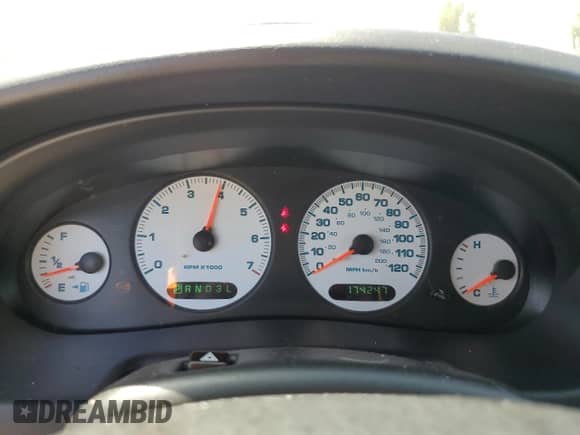 2001 Dodge Intrepid SE z VIN 2B3AD46R81H718755, wystawiony jako Copart lot #55168185 z przebiegiem 174 247 mil mil oraz Czysty tytuł • Clean title. Historia ofert i sprzedaży dostępna na DreamBid. Obrazek 9.