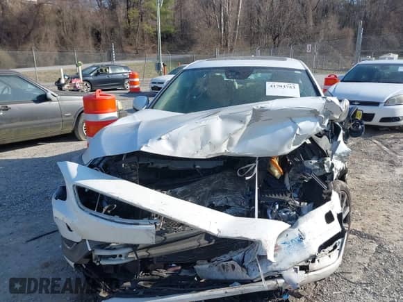 2018 Volvo S60 Inscription Platinum с VIN LYV402HM7JB179307, выставлен на аукционе IAAI как лот 41793753 с пробегом 107 205 миль миль и . История ставок и продаж доступна на DreamBid. Изображение 11.