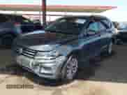 2020 Volkswagen Tiguan S с VIN 3VV1B7AX6LM150944, выставлен на аукционе IAAI как лот 42980202 с пробегом 48 564 миль миль и . История ставок и продаж доступна на DreamBid. Изображение 17.