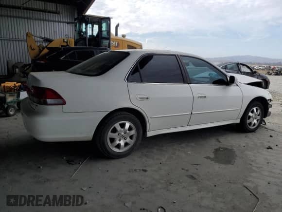 2001 Honda Accord EX with VIN 1HGCG66801A094144, listed as a Copart auction lot 81208555 with 232,870 mi miles and Salvage title. Bid and sale history available at DreamBid. Image 3.