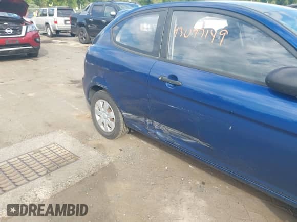 2007 Hyundai Accent GS с VIN KMHCM36C27U033813, выставлен на аукционе IAAI как лот 43097149 с пробегом 121 806 миль миль и . История ставок и продаж доступна на DreamBid. Изображение 6.