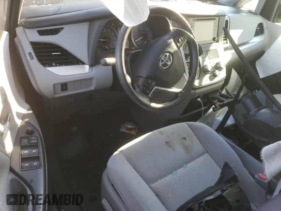 2020 Toyota Sienna LE Auto Access Seat with VIN 5TDKZ3DC4LS062121, listed as a Copart auction lot 69373775 with 59,344 mi miles and Non repairable. Bid and sale history available at DreamBid. Image 8.