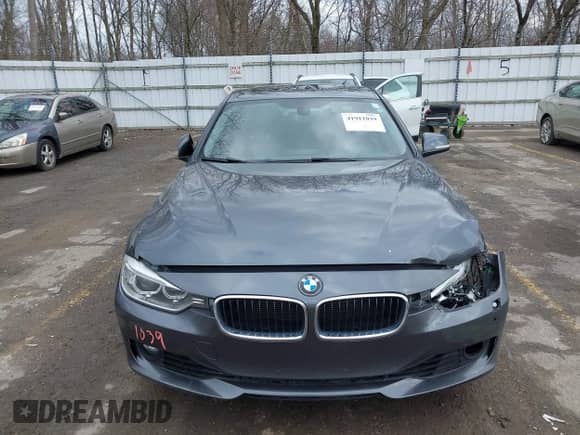 2014 BMW 3 Series 335i xDrive z VIN WBA3B9G59ENR91249, wystawiony jako IAAI lot #41911039 z przebiegiem 97 597 mil mil oraz . Historia ofert i sprzedaży dostępna na DreamBid. Obrazek 12.
