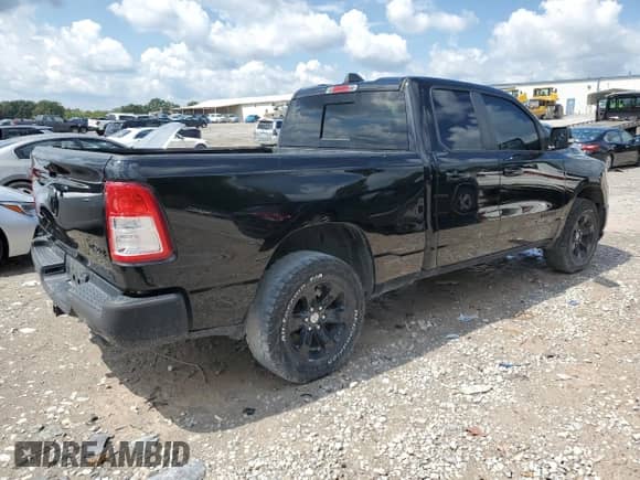 2019 Ram 1500 Big Horn z VIN 1C6SRFBT3KN742429, wystawiony jako Copart lot #70664705 z przebiegiem 72 486 mil mil oraz Szkoda całkowita • Salvage title. Historia ofert i sprzedaży dostępna na DreamBid. Obrazek 3.