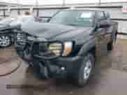 2013 Toyota Tacoma PreRunner z VIN 5TFTX4GN7DX025752, wystawiony jako IAAI lot #41903741 z przebiegiem 70 382 mil mil oraz . Historia ofert i sprzedaży dostępna na DreamBid. Obrazek 2.