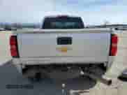 2016 Chevrolet Silverado 2500HD Work Truck z VIN 1GC1KUE85GF300886, wystawiony jako Copart lot #48476585 z przebiegiem 113 934 mil mil oraz Szkoda całkowita • Salvage title. Historia ofert i sprzedaży dostępna na DreamBid. Obrazek 6.