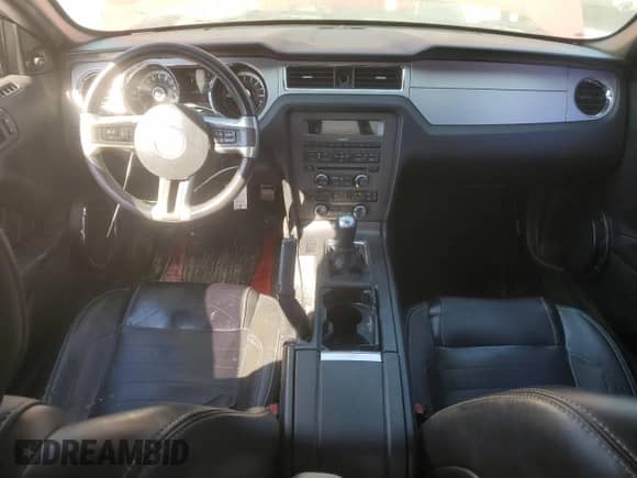 2013 Ford Mustang GT z VIN 1ZVBP8CF9D5235909, wystawiony jako Copart lot #86242725 z przebiegiem 162 906 mil mil oraz Szkoda całkowita • Salvage title. Historia ofert i sprzedaży dostępna na DreamBid. Obrazek 8.