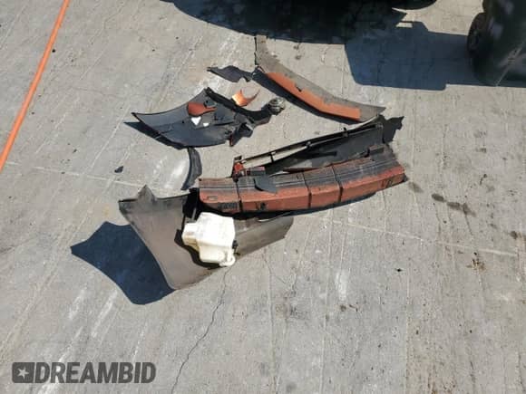 2005 Chevrolet Cavalier с VIN 1G1JC12FX57174457, выставлен на аукционе Copart как лот 62388035 с пробегом 106 347 миль миль и Списание • Salvage title. История ставок и продаж доступна на DreamBid. Изображение 12.