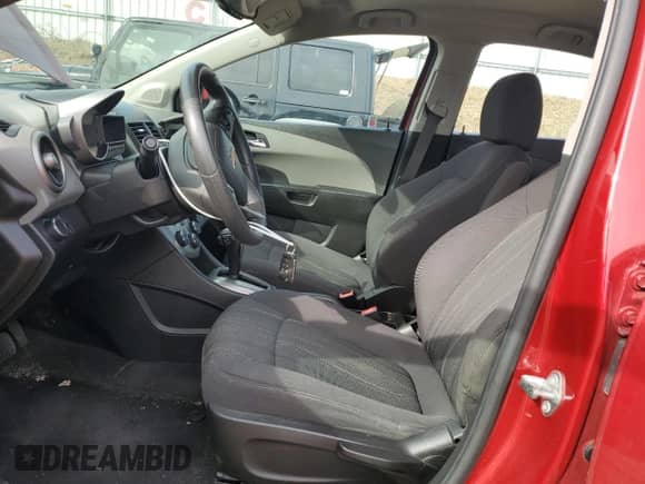 2015 Chevrolet Sonic LT с VIN 1G1JC5SB6F4158294, выставлен на аукционе Copart как лот 49575425 с пробегом 121 948 миль миль и Чистый • Clean title. История ставок и продаж доступна на DreamBid. Изображение 7.