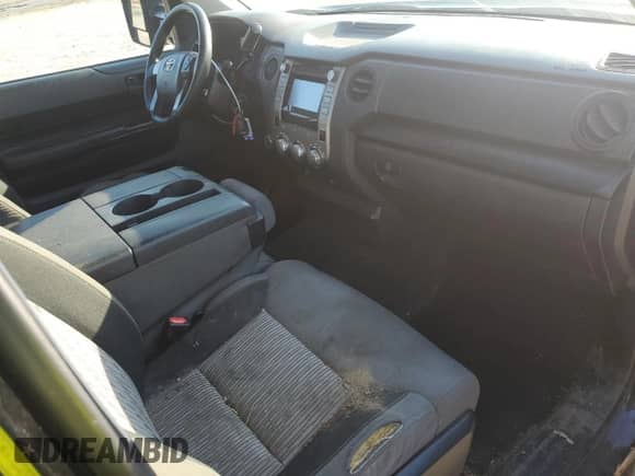 2016 Toyota Tundra SR с VIN 5TFCY5F15GX020118, выставлен на аукционе Copart как лот 74260754 с пробегом 226 143 миль миль и Списание • Salvage title. История ставок и продаж доступна на DreamBid. Изображение 8.