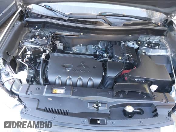 2019 Mitsubishi Outlander ES z VIN JA4AZ3A3XKZ024402, wystawiony jako IAAI lot #43528647 z przebiegiem 144 274 mil mil oraz . Historia ofert i sprzedaży dostępna na DreamBid. Obrazek 10.