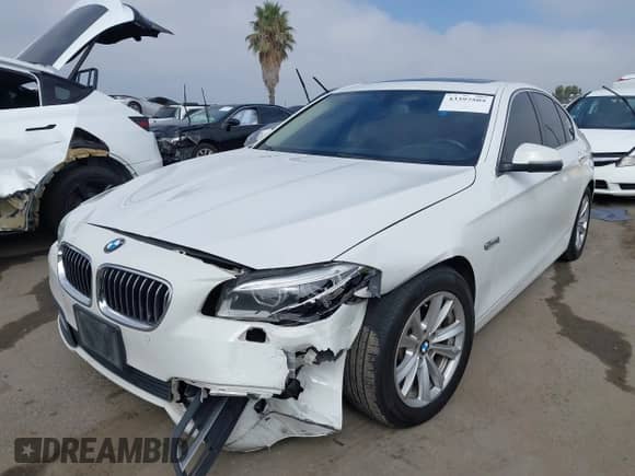 2014 BMW 5 Series 528i z VIN WBA5A5C52ED501606, wystawiony jako IAAI lot #43397505 z przebiegiem 173 825 mil mil oraz . Historia ofert i sprzedaży dostępna na DreamBid. Obrazek 2.