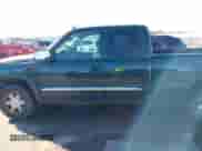 2006 GMC Sierra 1500 SLE1 z VIN 1GTEK19Z26Z127442, wystawiony jako IAAI lot #41117289 z przebiegiem 197 240 mil mil oraz . Historia ofert i sprzedaży dostępna na DreamBid. Obrazek 14.