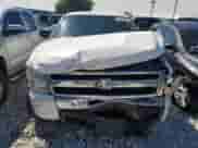 2010 Chevrolet Silverado 1500 Work Truck z VIN 1GCSKPE38AZ298731, wystawiony jako Copart lot #67804555 z przebiegiem Nie podano mil oraz Szkoda całkowita • Salvage title. Historia ofert i sprzedaży dostępna na DreamBid. Obrazek 5.