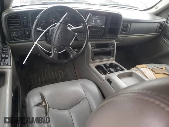 2006 Chevrolet Suburban LS с VIN 3GNGK26U56G133864, выставлен на аукционе Copart как лот 74660324 с пробегом 226 209 миль миль и На запчасти • Non repairable. История ставок и продаж доступна на DreamBid. Изображение 8.