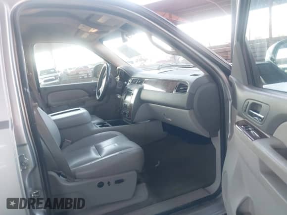 2011 Chevrolet Silverado 1500 LTZ with VIN 3GCPCTE01BG384112, listed as a IAAI auction lot 43085132 with 200,374 mi miles and . Bid and sale history available at DreamBid. Image 5.