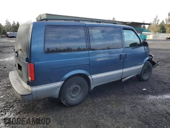 1998 Chevrolet Astro z VIN 1GNDM19W8WB212782, wystawiony jako Copart lot #44181225 z przebiegiem 180 369 mil mil oraz Szkoda całkowita • Salvage title. Historia ofert i sprzedaży dostępna na DreamBid. Obrazek 3.