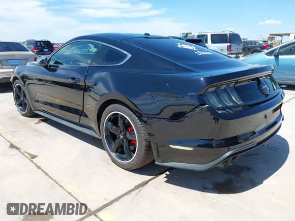 2019 Ford Mustang Bullitt z VIN 1FA6P8K0XK5503788, wystawiony jako IAAI lot #43021322 z przebiegiem 56 470 mil mil oraz . Historia ofert i sprzedaży dostępna na DreamBid. Obrazek 3.
