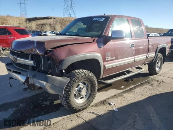 2002 Chevrolet Silverado 2500HD LT с VIN 1GCHK29162E106818, выставлен на аукционе Copart как лот 46494985 с пробегом 153 348 миль миль и Списание • Salvage title. История ставок и продаж доступна на DreamBid. Изображение 1.