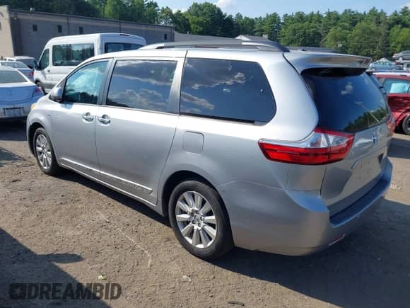 2017 Toyota Sienna XLE z VIN 5TDDZ3DC5HS183708, wystawiony jako IAAI lot #42747280 z przebiegiem 146 644 mil mil oraz . Historia ofert i sprzedaży dostępna na DreamBid. Obrazek 3.