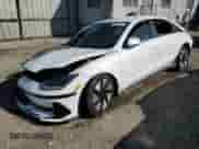 2024 Hyundai Ioniq 6 SE Standard Range с VIN KMHM14AB1RA076870, выставлен на аукционе Copart как лот 85745445 с пробегом Не указан миль и Списание • Salvage title. История ставок и продаж доступна на DreamBid. Изображение 1.