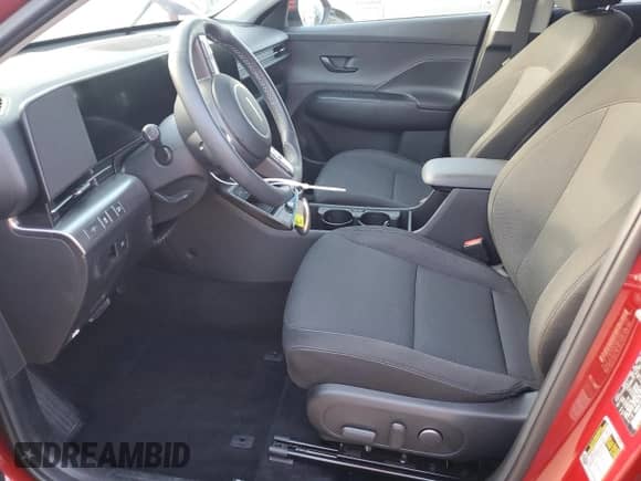 2024 Hyundai Kona SEL с VIN KM8HC3AB8RU097610, выставлен на аукционе Copart как лот 69471275 с пробегом 2 778 миль миль и Списание • Salvage title. История ставок и продаж доступна на DreamBid. Изображение 7.
