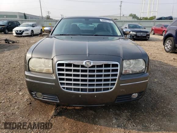 2010 Chrysler 300 Touring Signature с VIN 2C3CK5CV4AH169483, выставлен на аукционе Copart как лот 66862175 с пробегом 135 204 миль миль и Списание • Salvage title. История ставок и продаж доступна на DreamBid. Изображение 5.