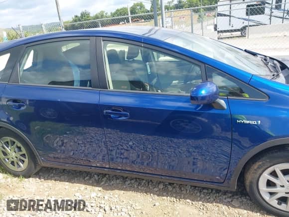 2016 Toyota Prius Two z VIN JTDZN3EU6GJ052551, wystawiony jako IAAI lot #42731714 z przebiegiem 104 450 mil mil oraz . Historia ofert i sprzedaży dostępna na DreamBid. Obrazek 13.
