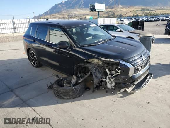 2022 Mitsubishi Outlander SE with VIN JA4J4UA80NZ036367, listed as a Copart auction lot 81323985 with 38,663 mi miles and Salvage title. Bid and sale history available at DreamBid. Image 4.