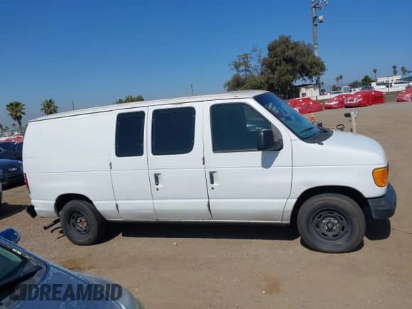 2006 Ford Econoline Cargo with VIN 1FTRE14W56HA74084, listed as a IAAI auction lot 42538155 with 319,655 mi miles and . Bid and sale history available at DreamBid. Image 13.
