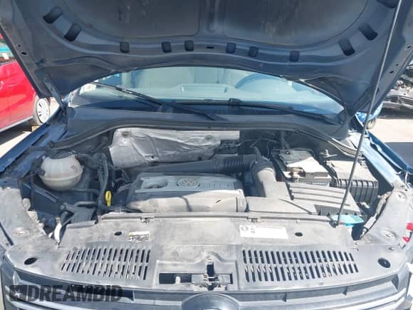 2017 Volkswagen Tiguan S с VIN WVGBV7AX7HK011930, выставлен на аукционе IAAI как лот 43126655 с пробегом 136 909 миль миль и . История ставок и продаж доступна на DreamBid. Изображение 10.