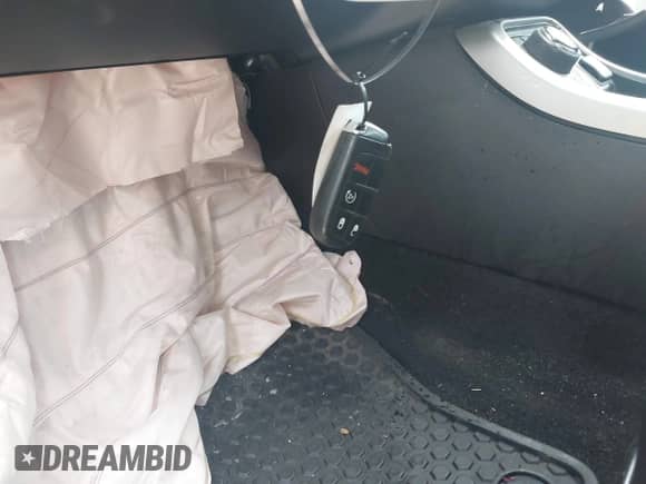 2019 Jeep Compass Latitude with VIN 3C4NJDBB2KT652939, listed as a IAAI auction lot 39583288 with 62,636 mi miles and . Bid and sale history available at DreamBid. Image 11.
