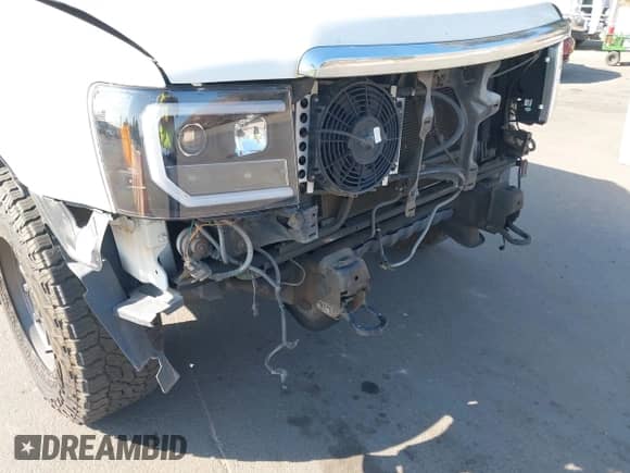 2010 GMC Sierra 1500 SLT z VIN 3GTRKWE30AG288039, wystawiony jako IAAI lot #43264268 z przebiegiem 131 915 mil mil oraz . Historia ofert i sprzedaży dostępna na DreamBid. Obrazek 17.