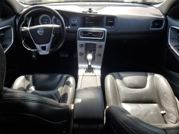 2013 Volvo S60 T6 R-Design Platinum с VIN YV1902FH2D2174043, выставлен на аукционе Copart как лот 64599995 с пробегом 161 918 миль миль и Списание • Salvage title. История ставок и продаж доступна на DreamBid. Изображение 8.