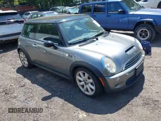 2004 MINI Hardtop S z VIN WMWRE33424TD77233, wystawiony jako IAAI lot #43073201 z przebiegiem 148 483 mil mil oraz . Historia ofert i sprzedaży dostępna na DreamBid. Obrazek 1.