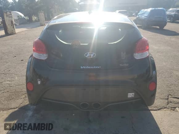 2016 Hyundai Veloster Turbo с VIN KMHTC6AE1GU294198, выставлен на аукционе Copart как лот 71057345 с пробегом 82 154 миль миль и Списание • Salvage title. История ставок и продаж доступна на DreamBid. Изображение 6.