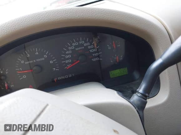 2005 Ford F-150 XLT z VIN 1FTPW12555FB20067, wystawiony jako IAAI lot #43246586 z przebiegiem 182 982 mil mil oraz . Historia ofert i sprzedaży dostępna na DreamBid. Obrazek 7.