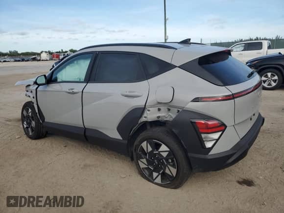 2024 Hyundai Kona SEL с VIN KM8HB3AB9RU083220, выставлен на аукционе Copart как лот 81511264 с пробегом 7 125 миль миль и На запчасти • Non repairable. История ставок и продаж доступна на DreamBid. Изображение 2.