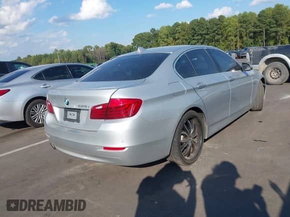 2016 BMW 5 Series 528i с VIN WBA5A5C53GG350549, выставлен на аукционе IAAI как лот 43313498 с пробегом 100 856 миль миль и . История ставок и продаж доступна на DreamBid. Изображение 4.