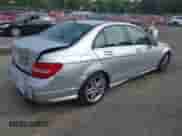 2014 Mercedes-Benz C 300 Sport с VIN WDDGF8AB8EA938380, выставлен на аукционе IAAI как лот 43216216 с пробегом 101 405 миль миль и . История ставок и продаж доступна на DreamBid. Изображение 4.